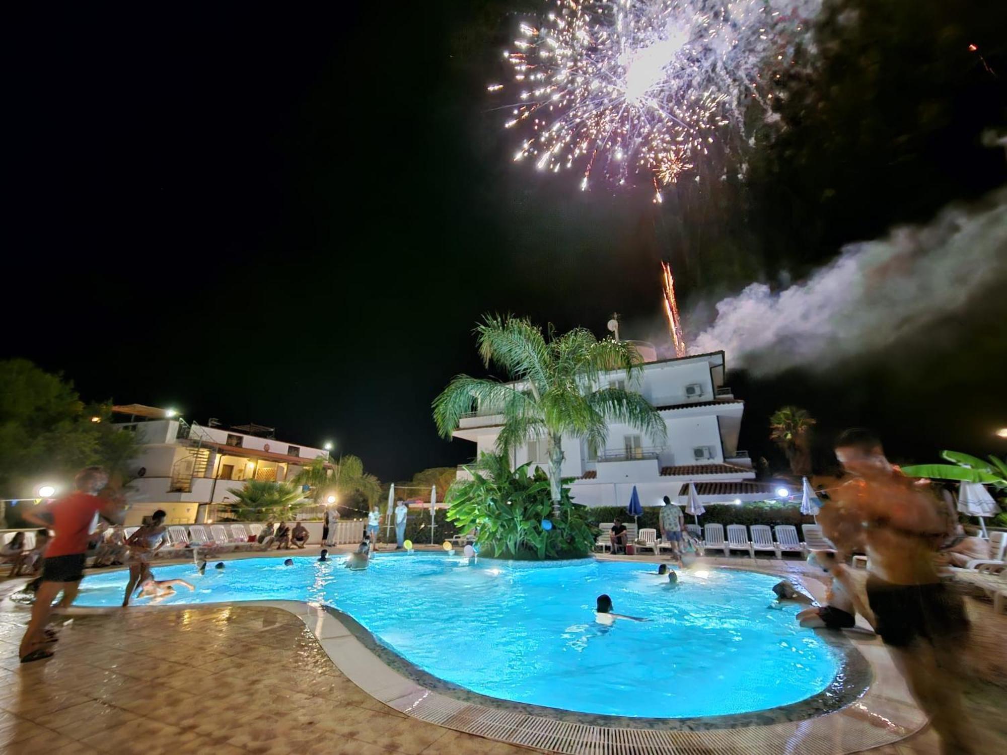 Graceland Rooms And Suites Capo Vaticano Dış mekan fotoğraf